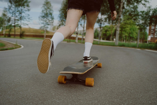 Quel longboard choisir pour débuter ? Guide complet 2026